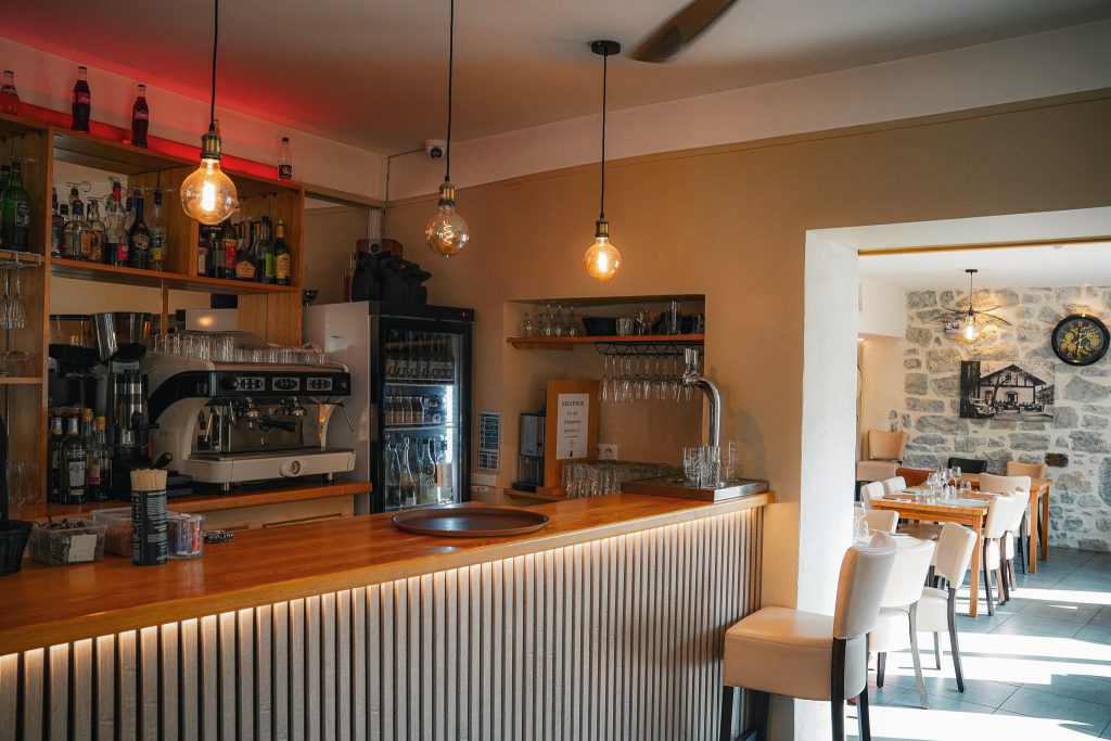 Auberge-vieux-lanas-ardeche-restaurant-ruoms-vogue-balazuc